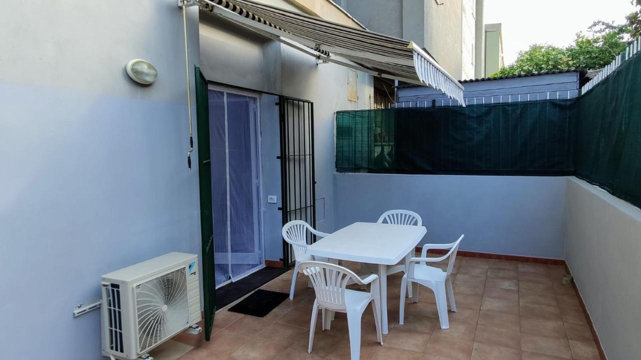 Karina, To The Beach With Terrace And Private Parking Savona Exterior foto