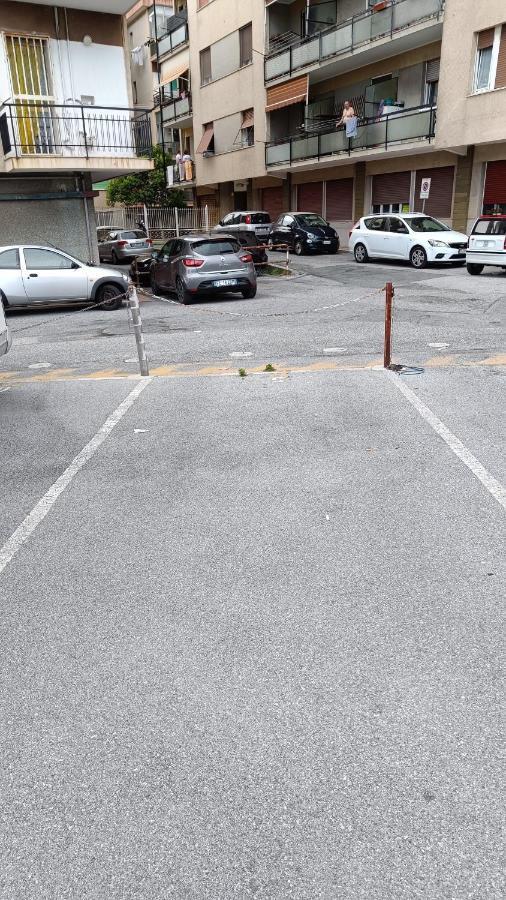 Karina, To The Beach With Terrace And Private Parking Savona Exterior foto