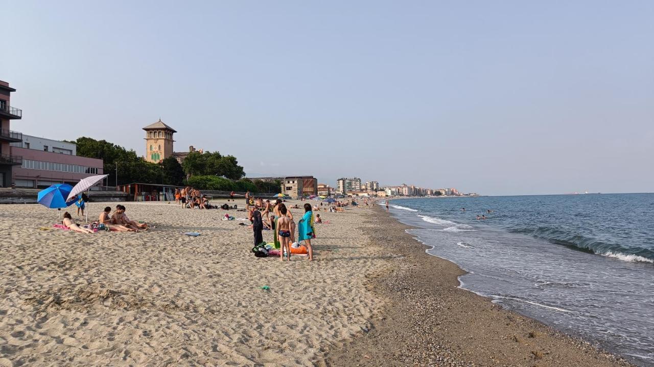 Karina, To The Beach With Terrace And Private Parking Savona Exterior foto