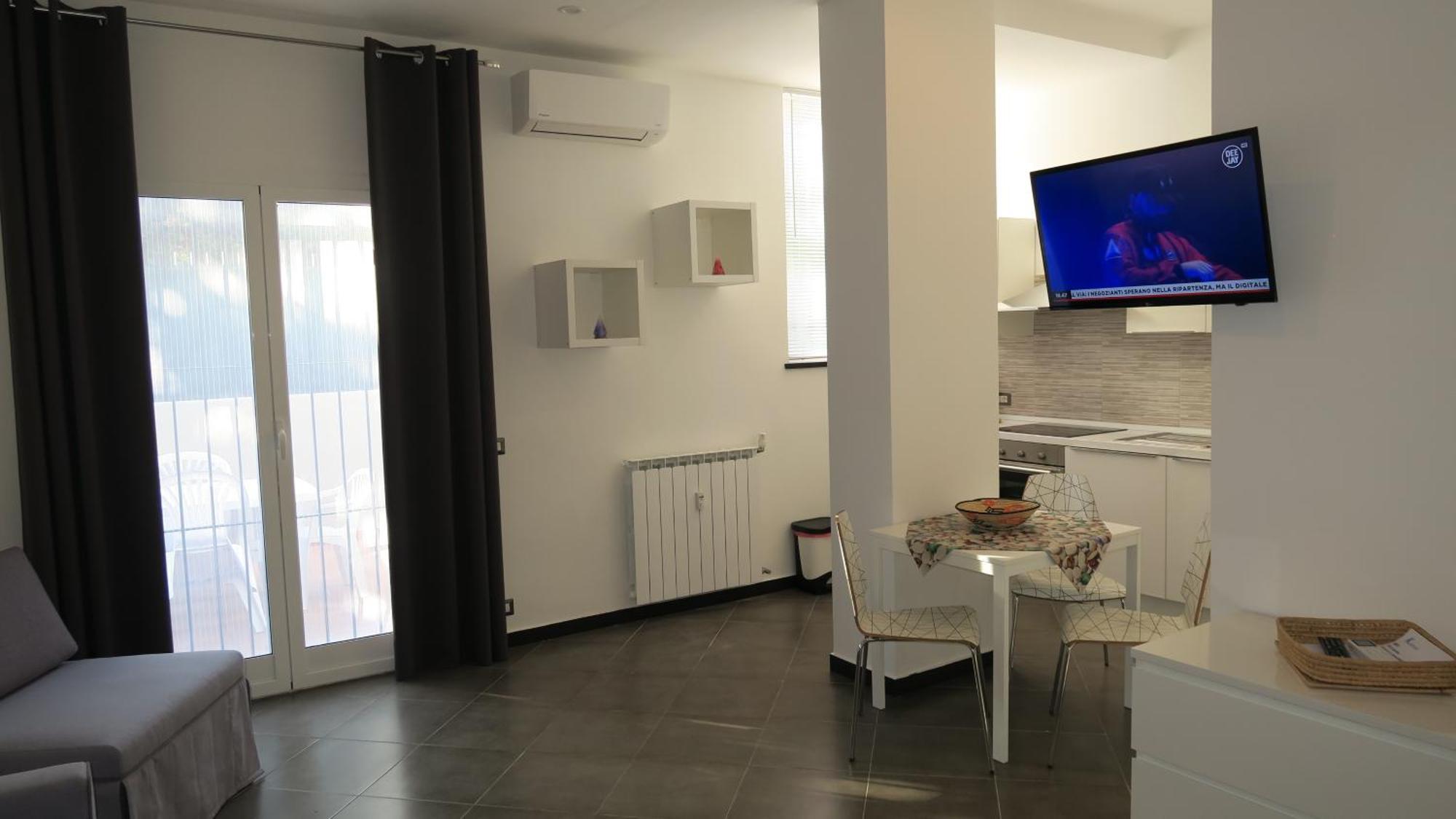 Karina, To The Beach With Terrace And Private Parking Savona Exterior foto